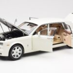 Rolls-Royce Phantom VII EWB English Bílý Kyosho 1:18 08841EW2 - image 2 of 8