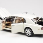 Rolls-Royce Phantom VII EWB English Bílý Kyosho 1:18 08841EW2 - image 5 of 8