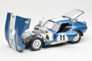 Shelby Daytona Cobra Coupe #11 S. Thompson 24 Hours of Le Mans 1965 CMR 1:18 CMR114 Kov – obrázek 2 z 8