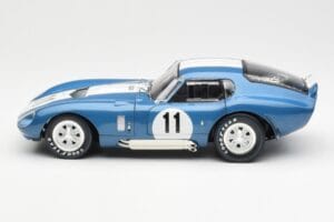 Shelby Daytona Cobra Coupe #11 S. Thompson 24 Hours of Le Mans 1965 CMR 1:18 CMR114 Kov – obrázek 4 z 8