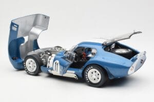 Shelby Daytona Cobra Coupe #11 S. Thompson 24 Hours of Le Mans 1965 CMR 1:18 CMR114 Kov – obrázek 5 z 8