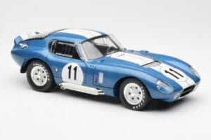 Shelby Daytona Cobra Coupe #11 S. Thompson 24 Hours of Le Mans 1965 CMR 1:18 CMR114 Kov – obrázek 6 z 8