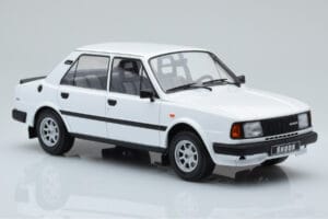 Skoda 130 L Bílý IXO 1:18 18CMC158 Kov – obrázek 4 z 6