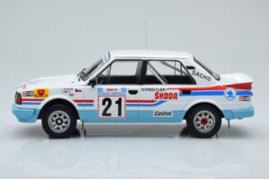 Skoda 130 LR #21 L. Krecek / B. Motl Rally Acropolis 1986 IXO 1:18 18RMC157A Kov – obrázek 3 z 6