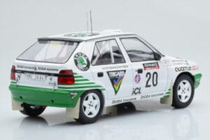 Skoda Felicia #20 S. Blomqvist / B. Cederberg Rally RAC Lombard 1995 IXO 1:18 18RMC147 Kov – obrázek 2 z 6