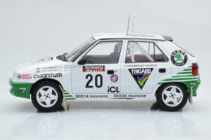 Skoda Felicia #20 S. Blomqvist / B. Cederberg Rally RAC Lombard 1995 IXO 1:18 18RMC147 Kov – obrázek 3 z 6