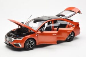 Skoda Octavia Pro Oranžový FAW 1:18 ZMR000006ORA Kov – obrázek 2 z 8