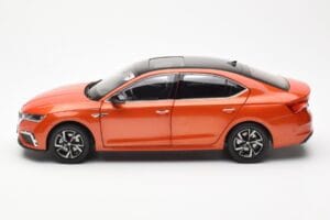 Skoda Octavia Pro Oranžový FAW 1:18 ZMR000006ORA Kov – obrázek 4 z 8