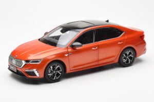 Skoda Octavia Pro Oranžový FAW 1:18 ZMR000006ORA