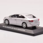 Toyota Avensis T270 Stříbrný Minichamps 1:43 - image 3 of 4