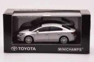 Toyota Avensis T270 Stříbrný Minichamps 1:43 403166903 Kov – obrázek 4 z 4