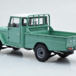 Toyota Land Cruiser 40 4x4 Pickup Zelený Kyosho 1:18 - image 7 of 8