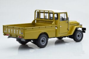Toyota Land Cruiser 40 4x4 Pickup Olivový Kyosho 1:18 08958K Kov – obrázek 4 z 8