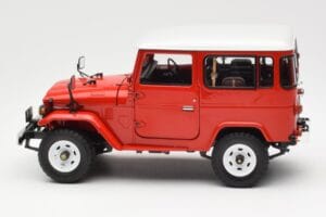 Toyota Land Cruiser FJ40 Van Červený Kyosho 1:18 08971R Kov – obrázek 4 z 8