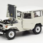 Toyota Land Cruiser FJ40 Van Bílý Kyosho 1:18 08971W - image 2 of 8