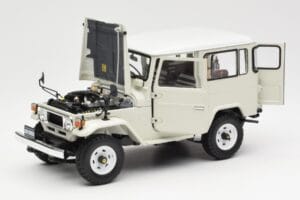 Toyota Land Cruiser FJ40 Van Bílý Kyosho 1:18 08971W Kov – obrázek 2 z 8