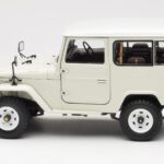Toyota Land Cruiser FJ40 Van Bílý Kyosho 1:18 08971W - image 4 of 8