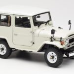 Toyota Land Cruiser FJ40 Van Bílý Kyosho 1:18 08971W - image 6 of 8