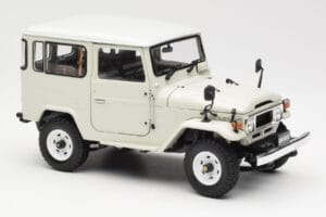 Toyota Land Cruiser FJ40 Van Bílý Kyosho 1:18 08971W Kov – obrázek 6 z 8