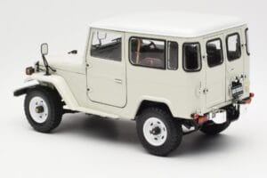 Toyota Land Cruiser FJ40 Van Bílý Kyosho 1:18 08971W Kov – obrázek 7 z 8