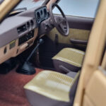 Toyota Land Cruiser 60 Béžový S Volitelnými Díly Kyosho 1:18 - image 11 of 12