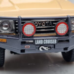 Toyota Land Cruiser 60 Béžový S Volitelnými Díly Kyosho 1:18 - image 9 of 12