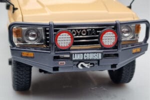 Toyota Land Cruiser 60 Béžový S Volitelnými Díly Kyosho 1:18 08956XBE Kov – obrázek 9 z 12