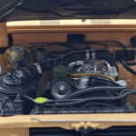 Toyota Land Cruiser 60 Béžový S Volitelnými Díly Kyosho 1:18 - image 10 of 12