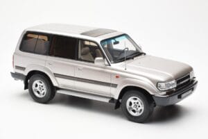 Toyota Land Cruiser HDJ80 Béžový Metalíza Otto 1:18 OT438 Pryskyřice – obrázek 4 z 6