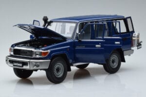 Toyota Land Cruiser J76 Modrý Almost Real 1:18 870101 Kov – obrázek 2 z 7