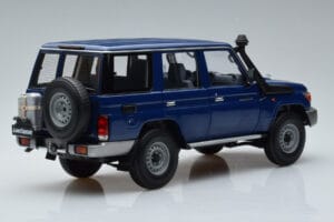 Toyota Land Cruiser J76 Modrý Almost Real 1:18 870101 Kov – obrázek 3 z 7