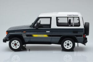 Toyota Land Cruiser LJ73 Šedý Otto 1:18 OT437 Pryskyřice – obrázek 3 z 6