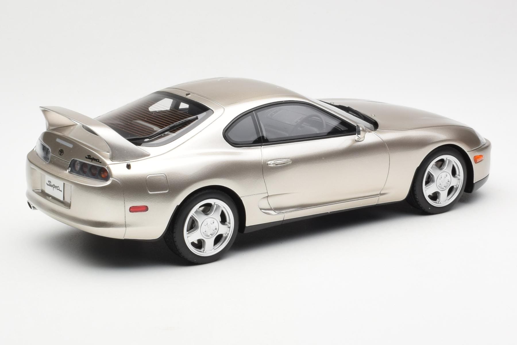 Toyota Supra A80 Stříbrný Otto 1:18 OTM715 Pryskyřice – obrázek 2 z 6