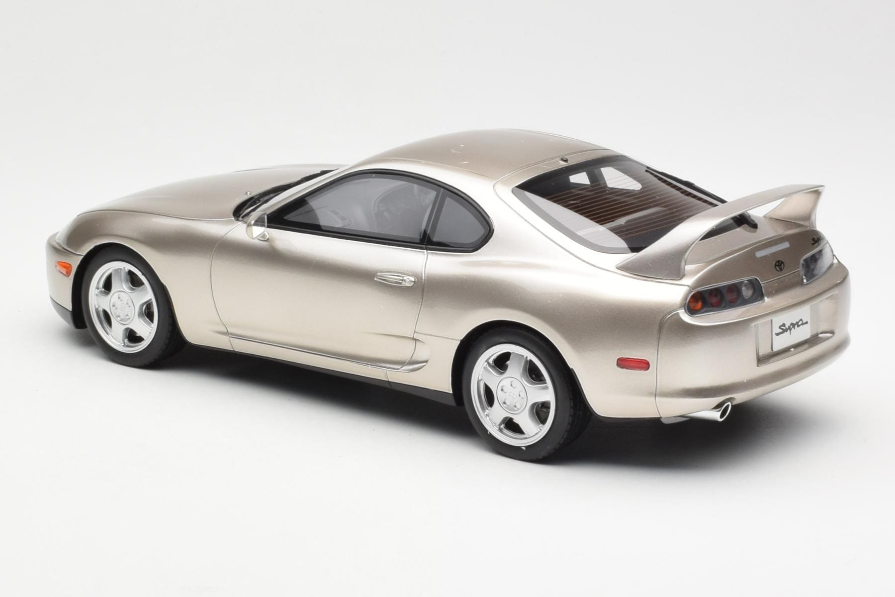 Toyota Supra A80 Stříbrný Otto 1:18 OTM715 Pryskyřice – obrázek 5 z 6