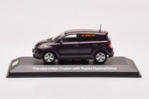 Toyota Urban Cruiser Fialová Metalíza Minichamps 1:43 403166963