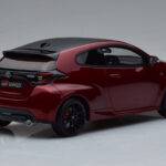 Toyota GR Yaris Červený Otto 1:18 - image 2 of 6