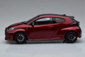 Toyota GR Yaris Červený Otto 1:18 OT1003 Pryskyřice – obrázek 3 z 6