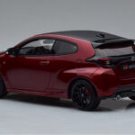 Toyota GR Yaris Červený Otto 1:18 - image 5 of 6