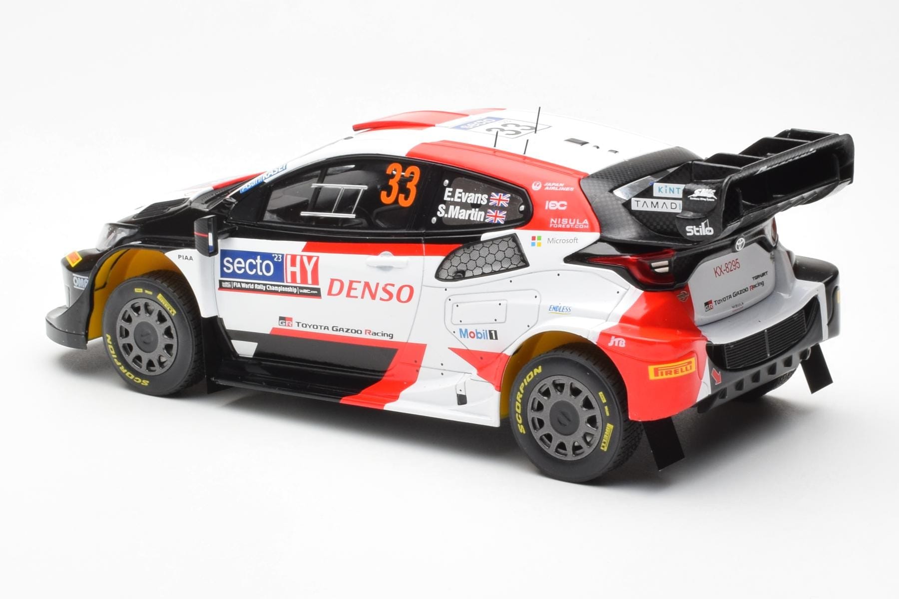 Toyota GR Yaris Rally1 #33 E. Evans / S. Martin Rally Finland 2023 IXO 1:18 18RMC174A Kov – obrázek 5 z 6