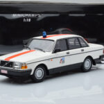 Volvo 240 GL Policie Belgie Minichamps 1:18 - image 6 of 6
