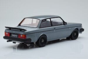 Volvo 240 Turbo Šedý IXO 1:18 18CMC089 Kov – obrázek 2 z 6
