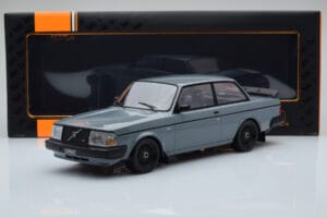 Volvo 240 Turbo Šedý IXO 1:18 18CMC089 Kov – obrázek 6 z 6