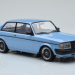 Volvo 240 Turbo Světle Modrý IXO 1:18 - image 4 of 6