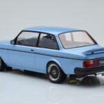 Volvo 240 Turbo Světle Modrý IXO 1:18 - image 5 of 6