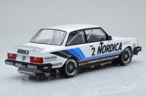 Volvo 240 Turbo Nordica #2 U. Granberg / T. Lindstrom ETCC Brno 1986 IXO 1:18 18RMC088 Kov – obrázek 2 z 6