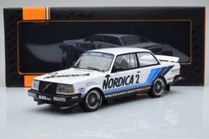 Volvo 240 Turbo Nordica #2 U. Granberg / T. Lindstrom ETCC Brno 1986 IXO 1:18 18RMC088 Kov – obrázek 6 z 6