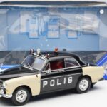 Volvo P121 Policie Revell 1:18 8904 - image 8 of 8