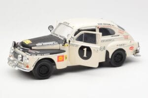 Volvo PV 544 Rally Revell 1:18 8922 Kov – obrázek 2 z 8