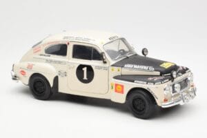 Volvo PV 544 Rally Revell 1:18 8922 Kov – obrázek 6 z 8