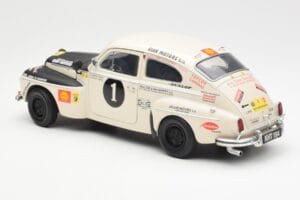 Volvo PV 544 Rally Revell 1:18 8922 Kov – obrázek 7 z 8